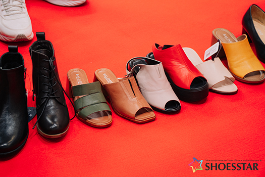 На обувной выставке SHOESSTAR-Урал 2022 г. Екатеринбург. представлена новая коллекция женской обуви SALIMEX ВЕСНА-ЛЕТО 2023.